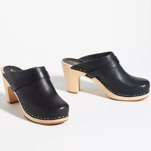 Swedish Hasbeens Black Leather Slip-on Classic Heeled Clogs - 36/5.5-6US
